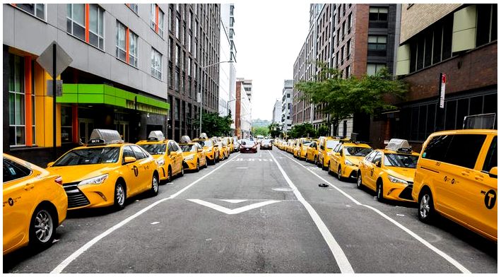 Первое желтое такси Tesla Model 3 в Нью-Йорке выходит на дорогу