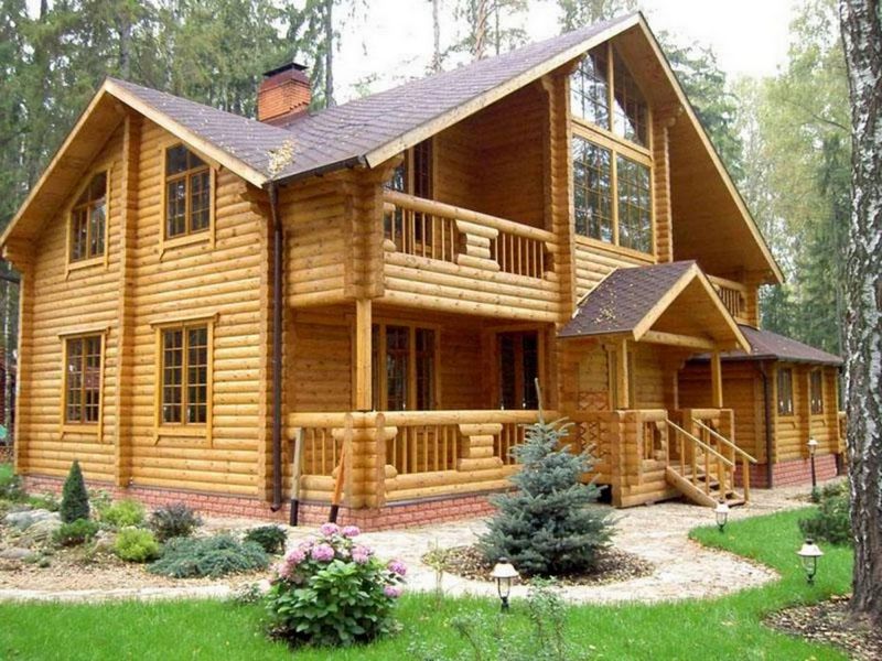 Деревянный дом - преимущества и недостатки