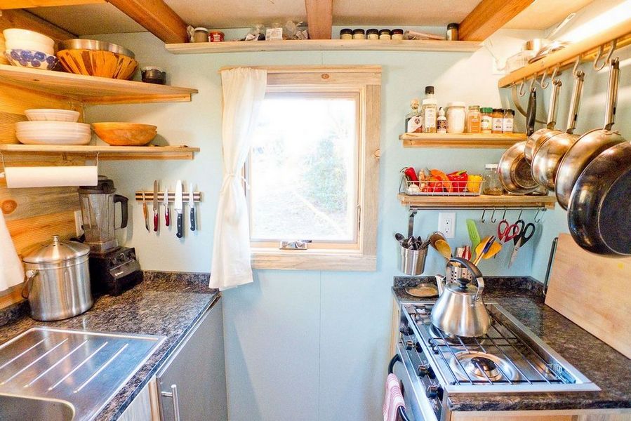 Какая кухонная плита подойдёт для маленького дома?